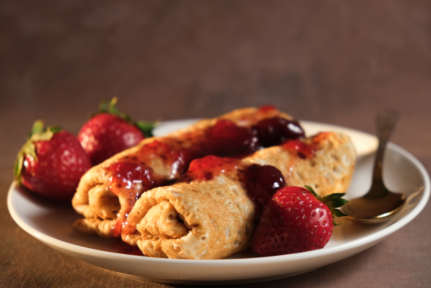 Red fruit crepes